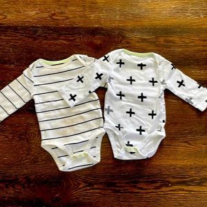 Long sleeve baby onesie
